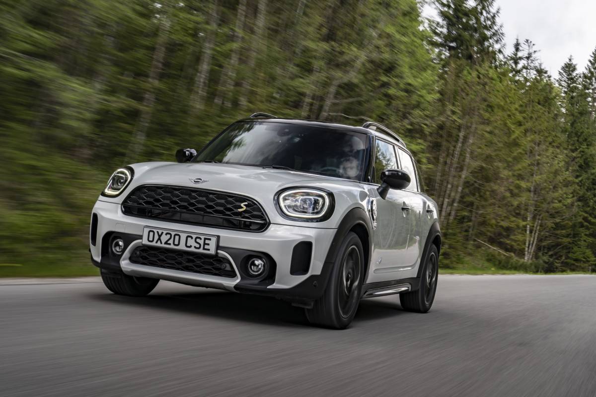 2021 Mini Countryman Revealed With All4 Hybrid And Jcw Options Slashgear