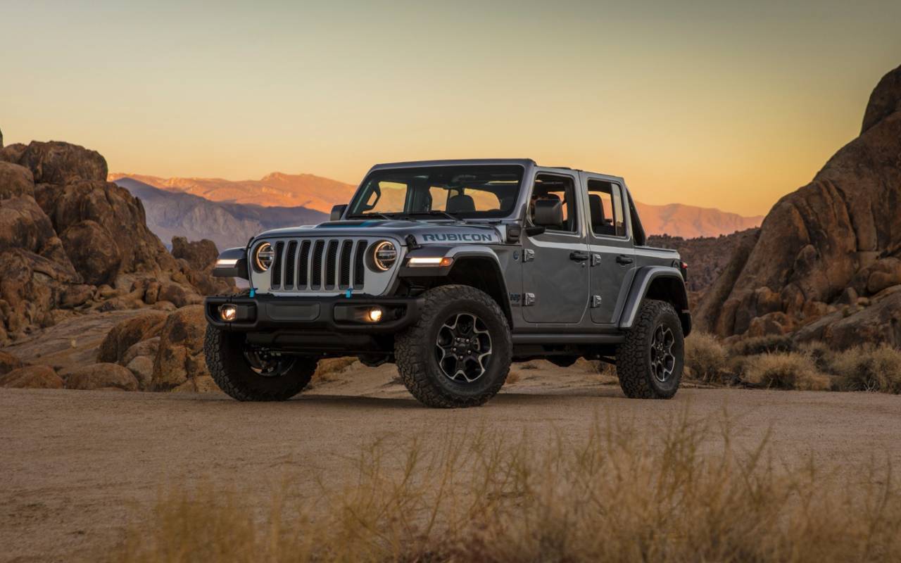 21 Jeep Wrangler 4xe Hybrid Suv Electrifies An Off Road Icon Slashgear