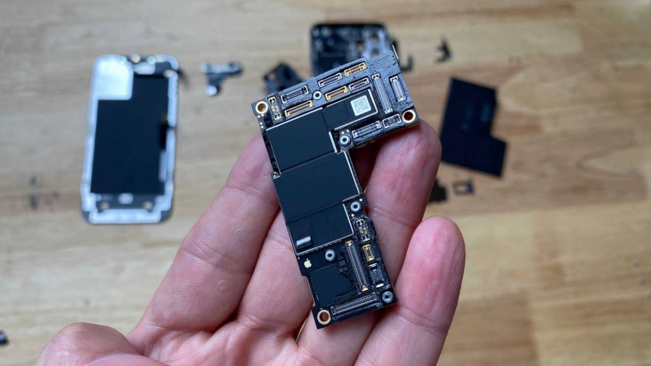 iPhone 12 Pro Max teardown shows battery size, curious changes - SlashGear