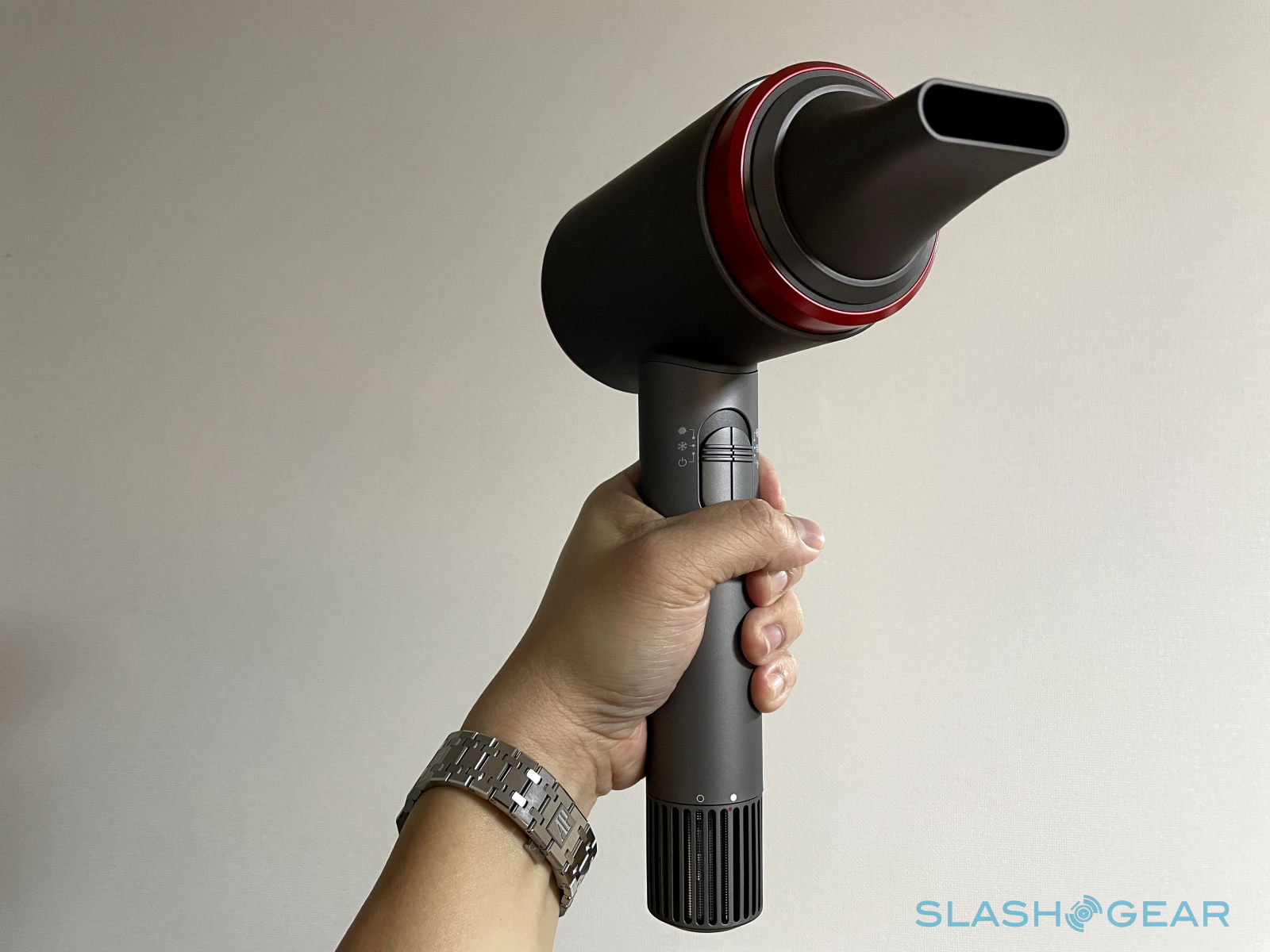 Lylux Cordless And Bladeless Hair Dryer Review Slashgear