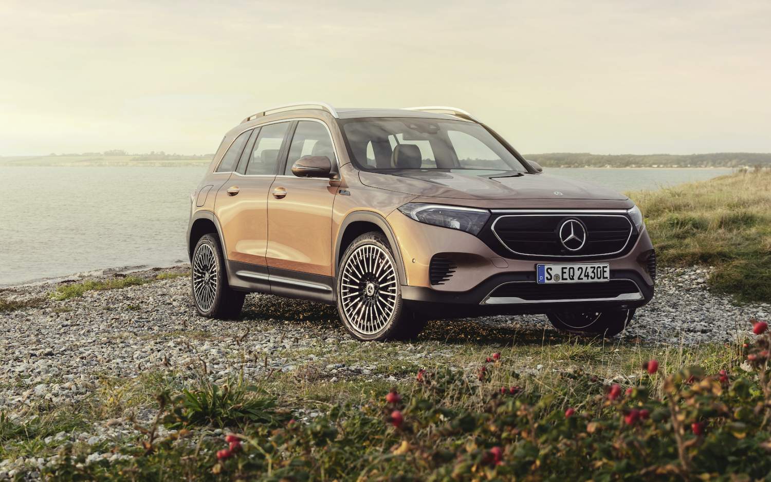 2022 Mercedes-Benz EQB electric SUV gets 3 rows and a US release