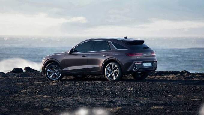 2022 Genesis GV70 undercuts luxury competitors in standard features and