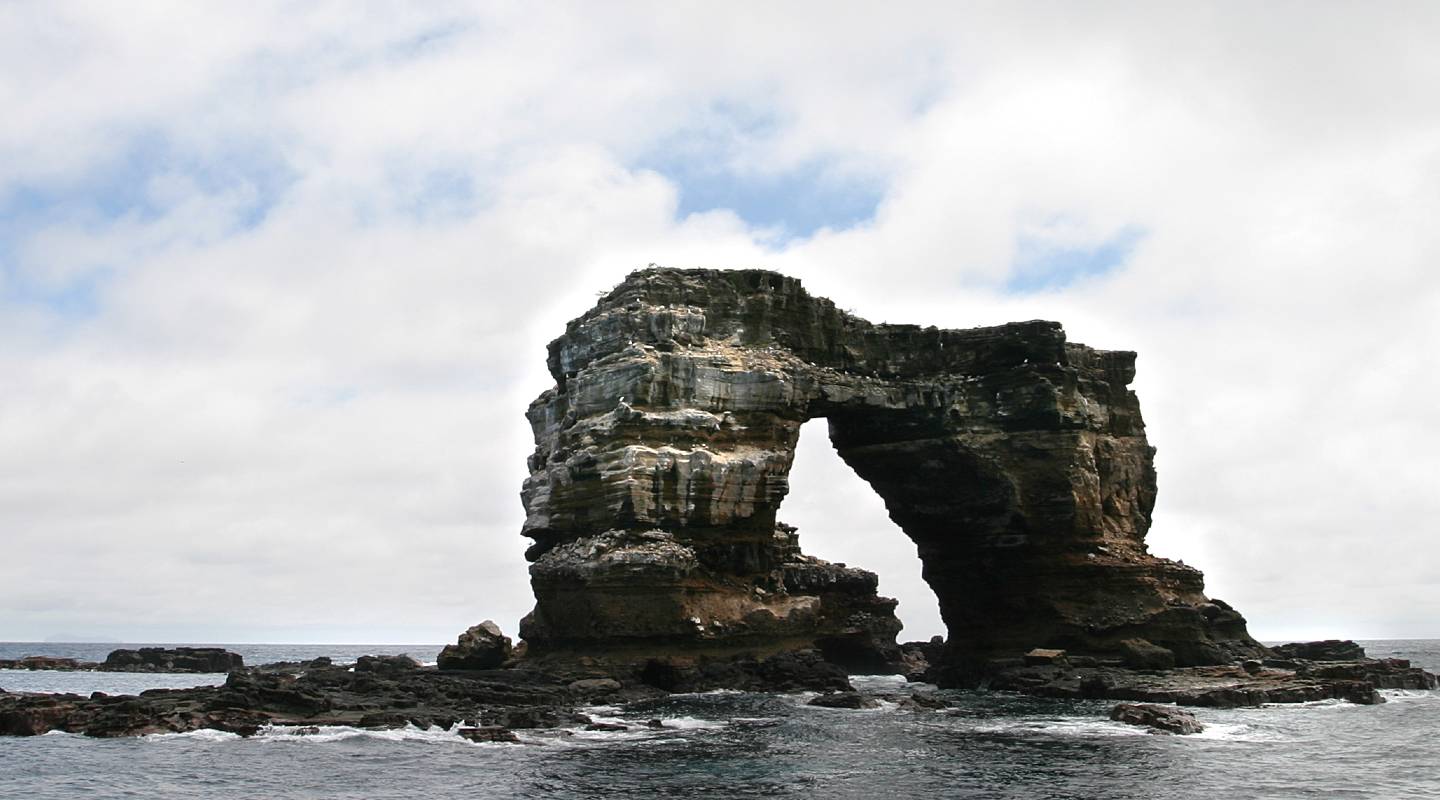 Galápagos Islands' iconic Darwin's Arch rock structure has collapsed