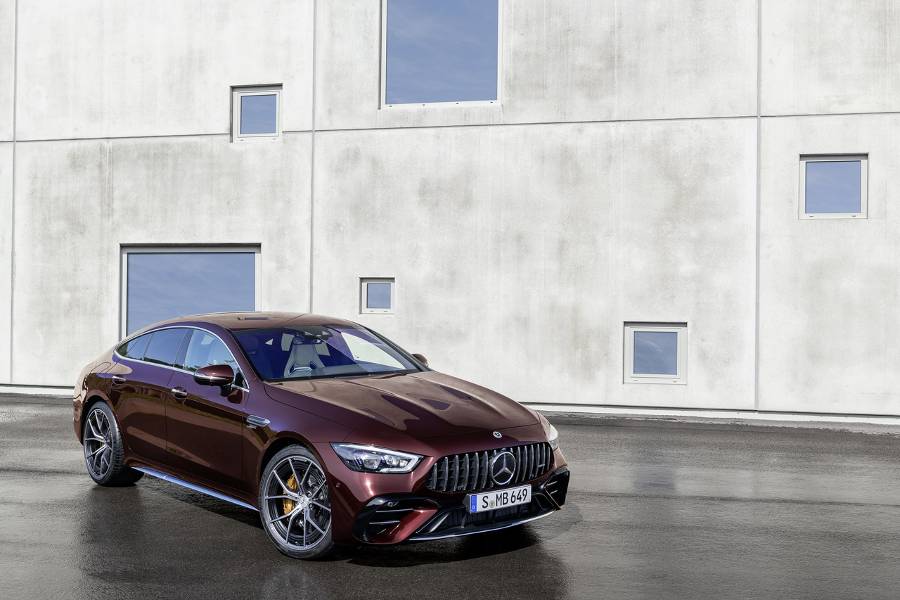 22 Mercedes Amg Gt 4 Door Coupe Gets Subtle Updates And More Custom Options Slashgear