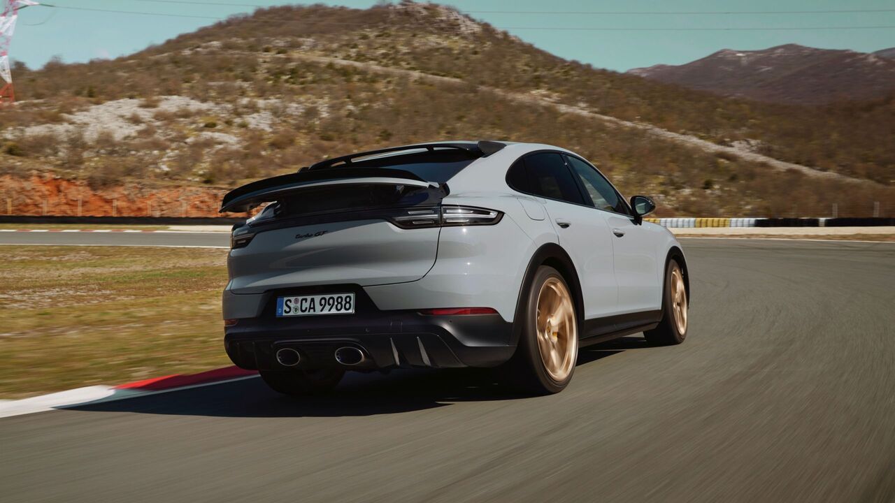 2022 Porsche Cayenne Turbo GT arrives with record-breaking credentials