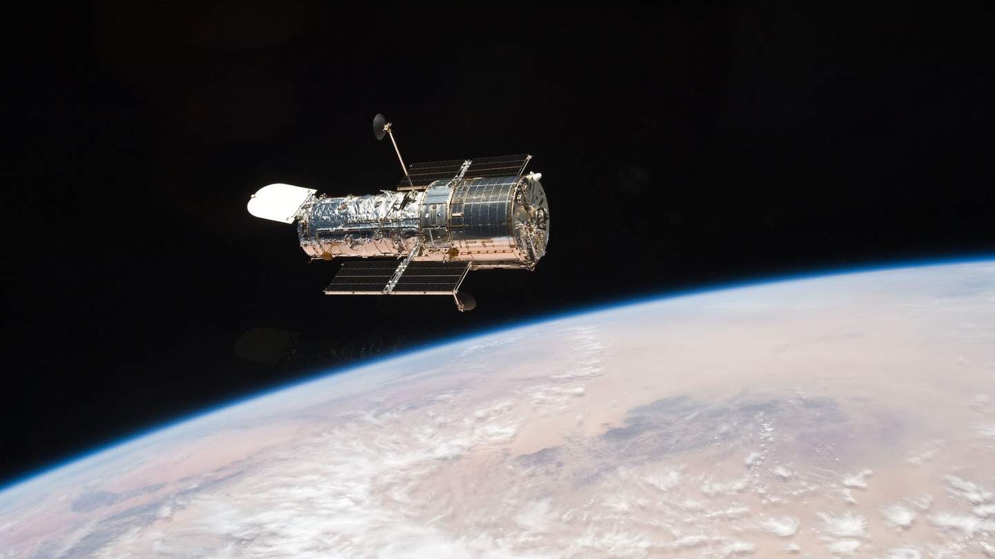 NASA: Hubble is back online and already at work - SlashGear