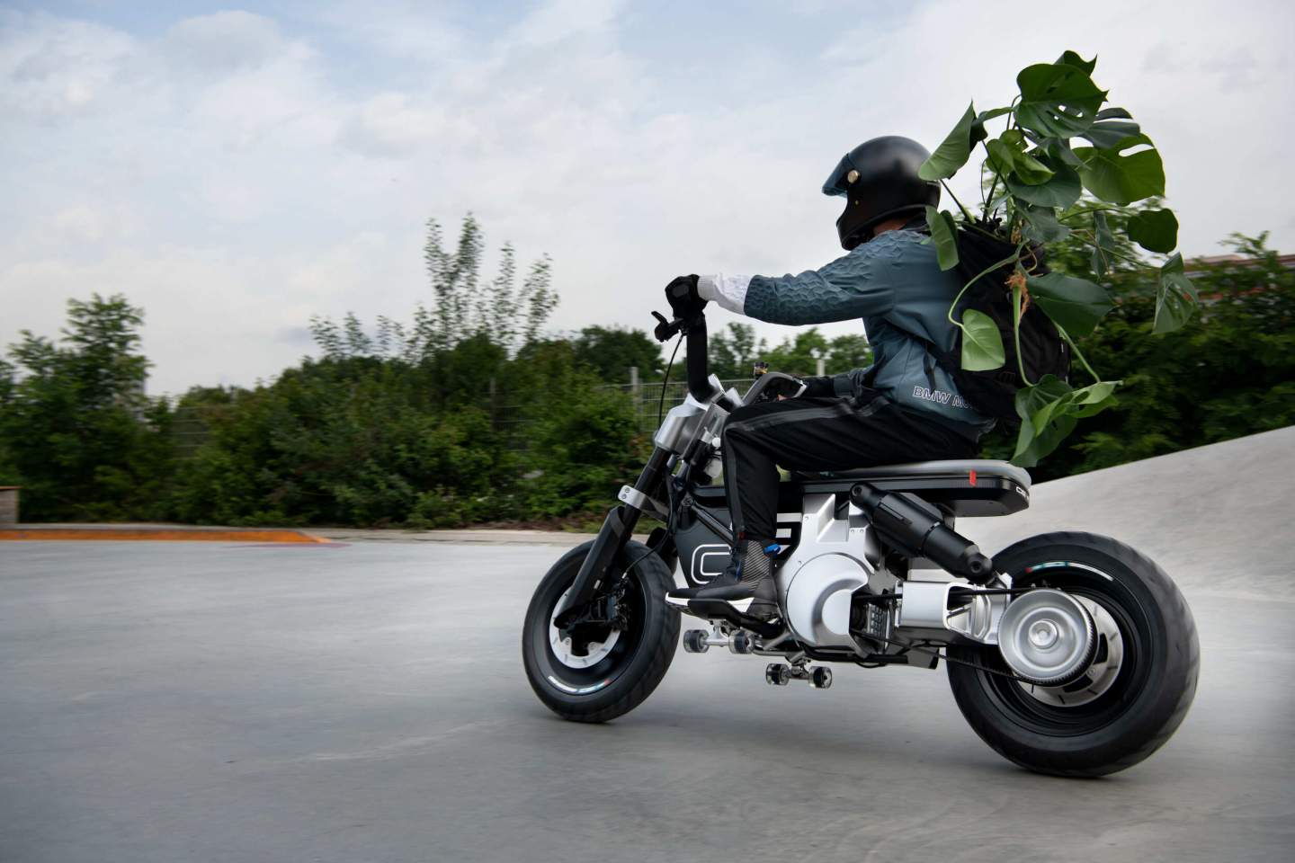 Bmw Motorrad Concept Ce 02 Is A No Frills Electric Mini Bike Slashgear