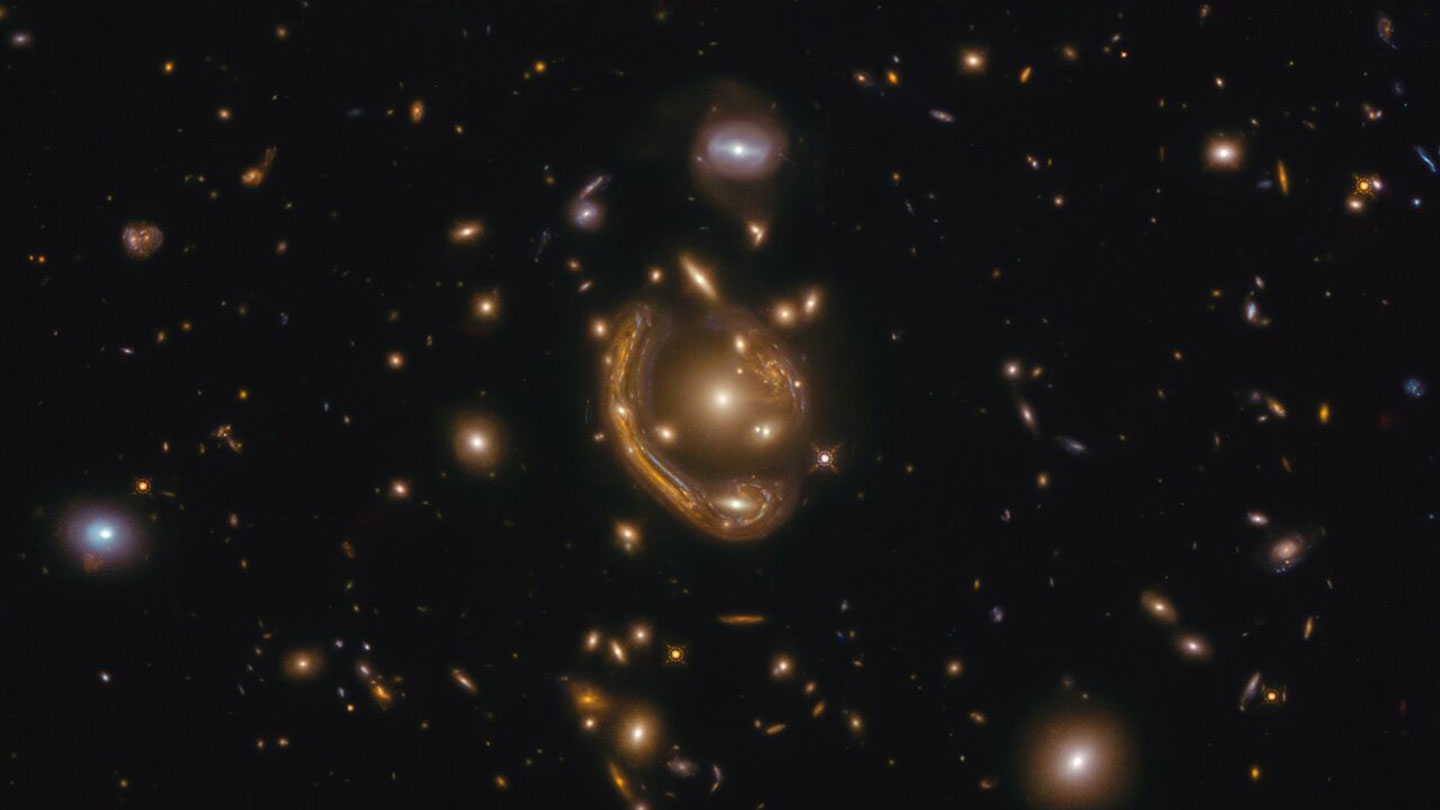 Hubble Image Shows Beautiful Einstein Ring Slashgear